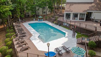 Swimming pool & sundeck